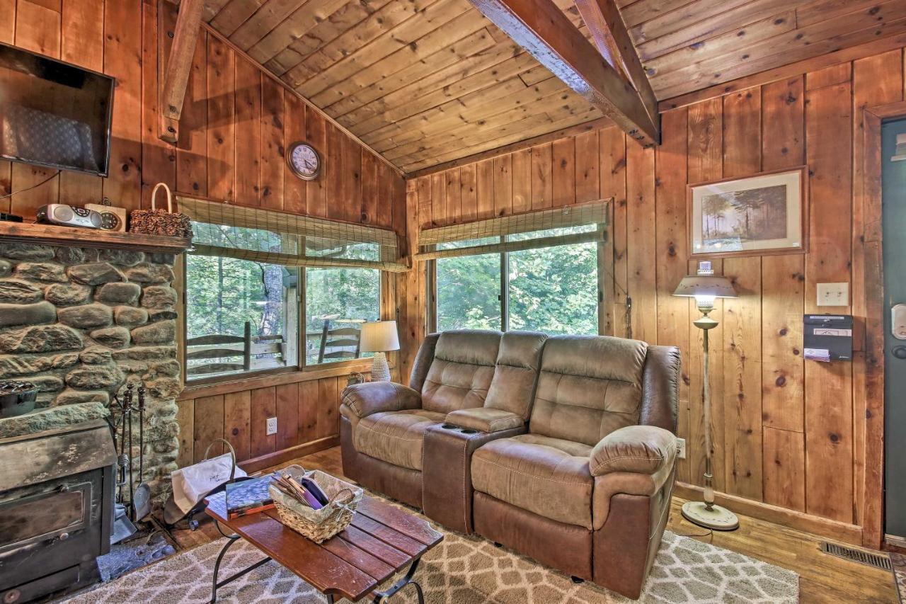 Secluded Stanardsville Cabin With 10 Acres And Hot Tub Exteriör bild